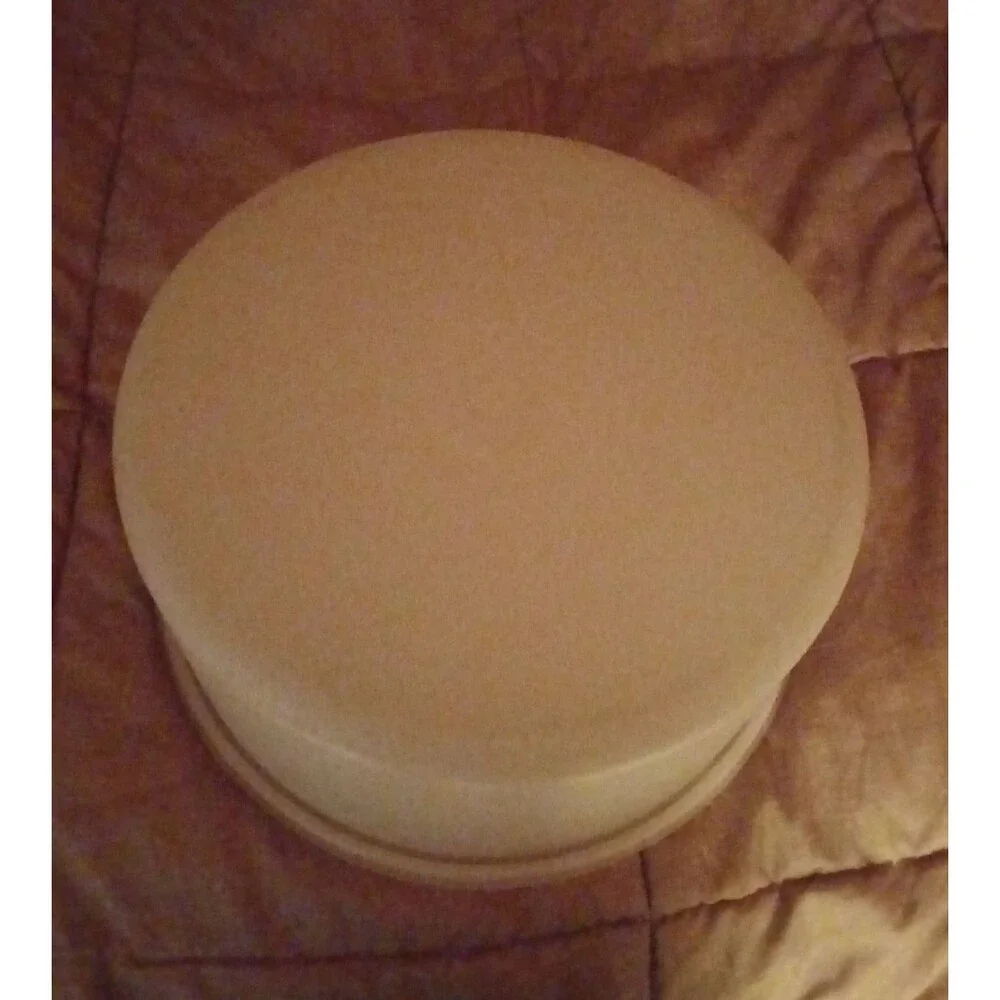 Vintage Tupperware #683-8 #684 Harvest Gold Cake Taker Carrier 9